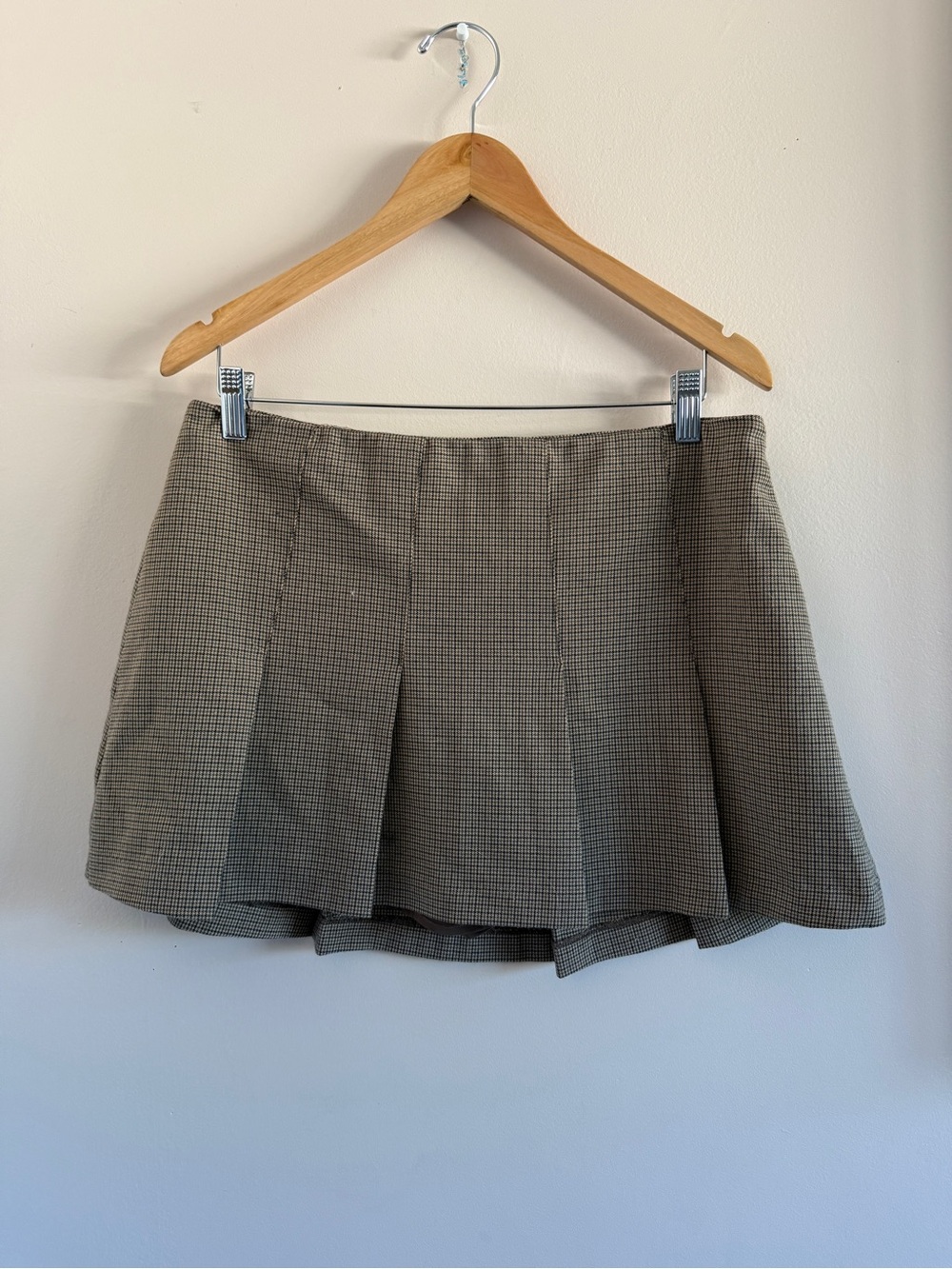 Abercrombie & Fitch Plaid Tan Pleated Mini Skort